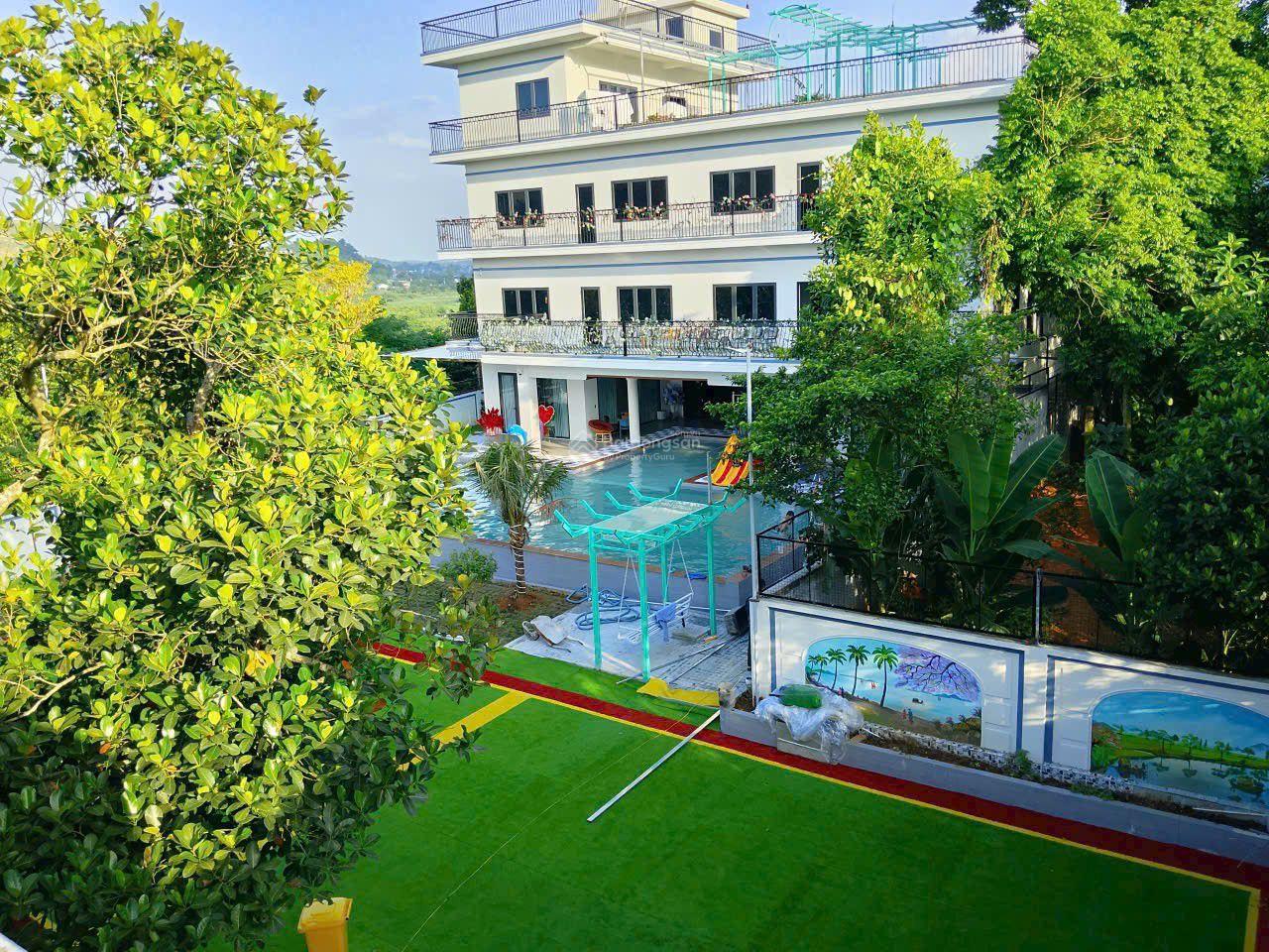 Cần bán căn villa diện tích 1832m2 thổ cư 200 m2, mặt tiền 25 m, giá 35 tỷ tại Yên Bái, Hà Nội