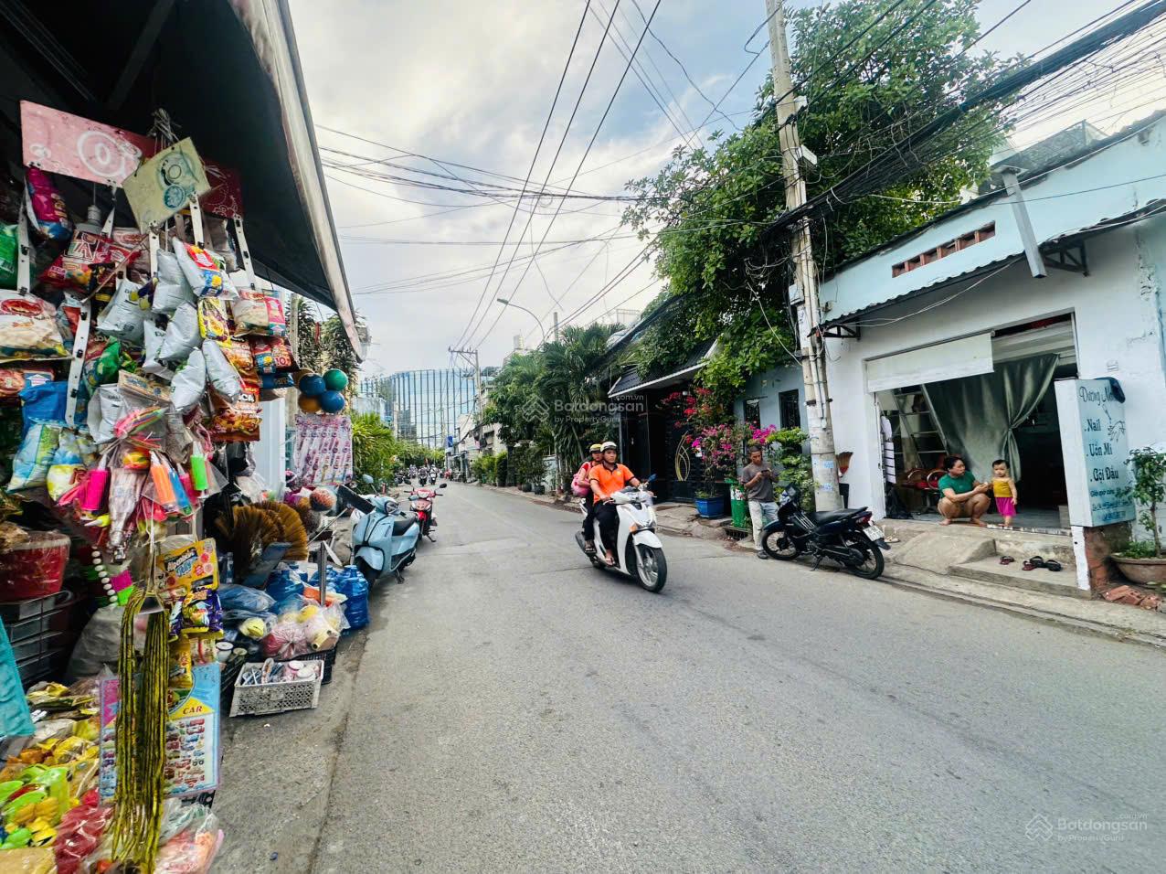 Bán nhà mặt tiền nhÁNH ĐS 2 DT: 90.6m² giá 9,4 tỷ - ngay Trung Tâm Thủ Đức