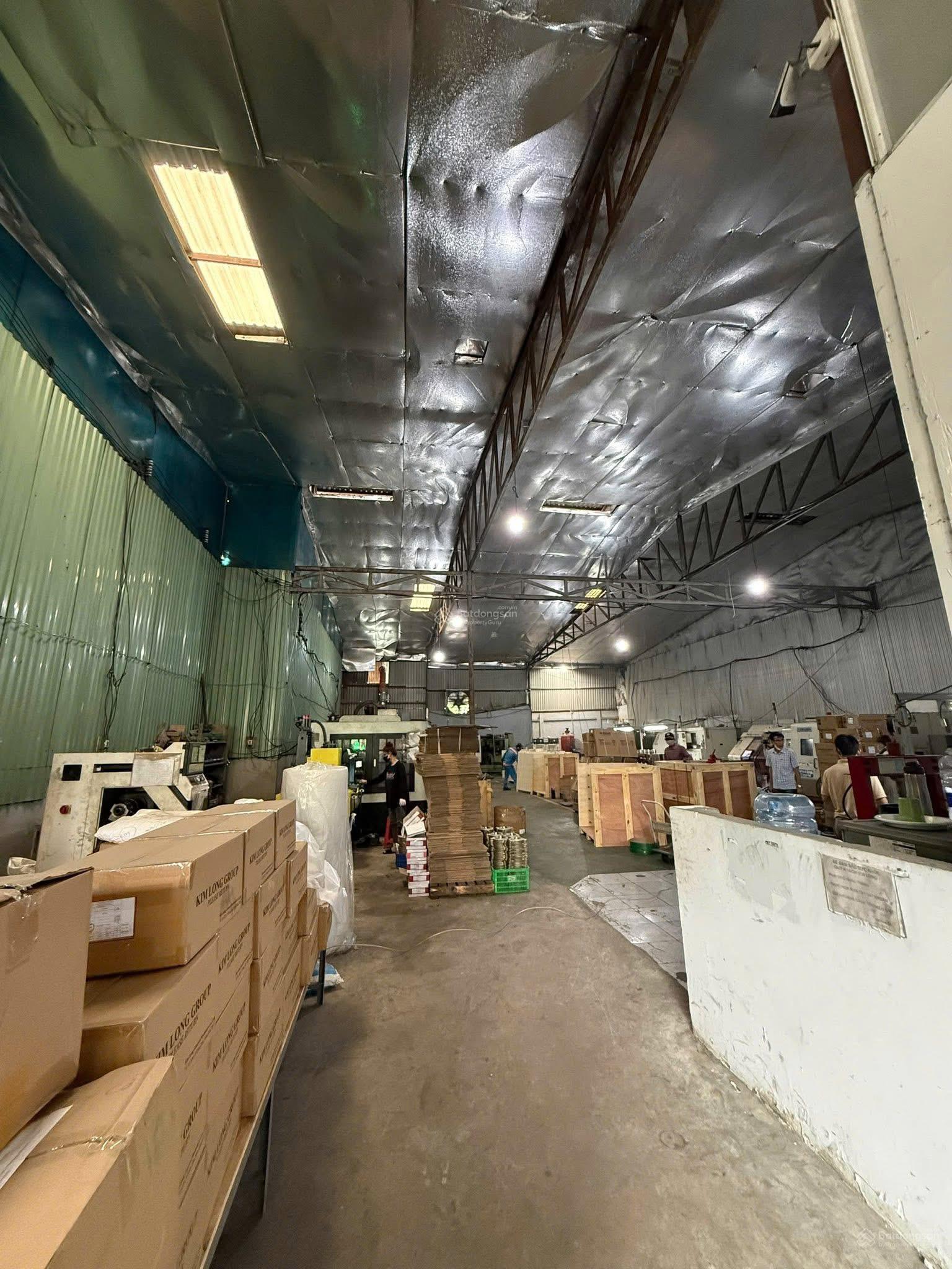 Kho xưởng trần cao mái cách nhiệt PCCC cơ bản cont ra vào đêm trục Phạm Văn Đồng Kho xưởng trần cao mái cách nhiệt PCCC cơ bản cont ra vào đêm trục Phạm Văn Đồng