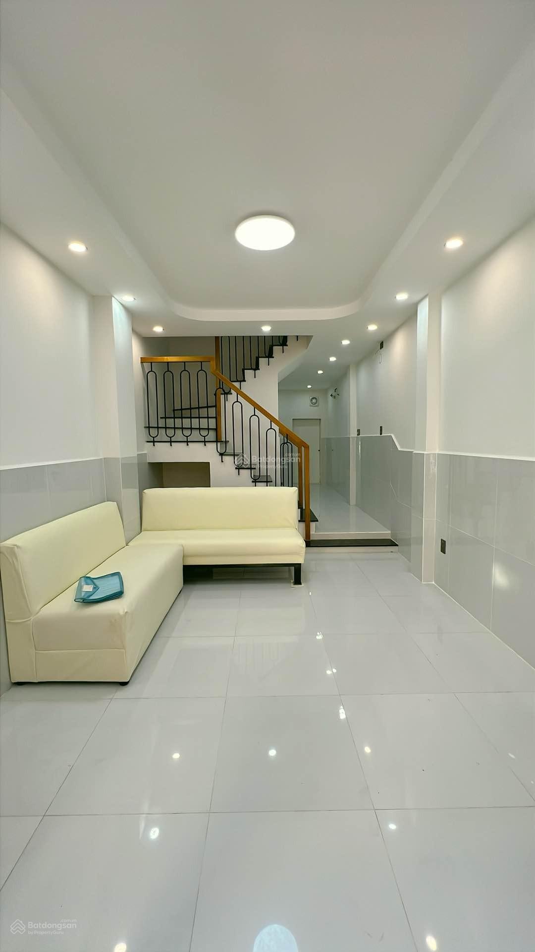 Mới keng - ở ngay trung tâm Quận 1, Nguyễn Văn Cừ, 40m2, nhỉnh 6 tỷ Mới keng - ở ngay trung tâm Quận 1, Nguyễn Văn Cừ, 40m2, nhỉnh 6 tỷ