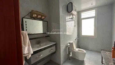 Cho thuê biệt thự Làng Việt Kiều Châu Âu 250m2, MT 15m phù hợp văn phòng