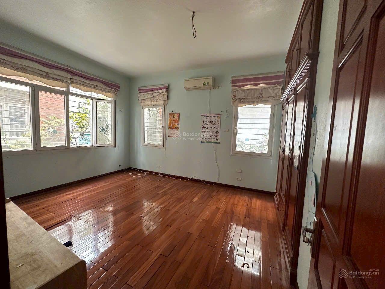 Cho thuê biệt thự Làng Việt Kiều Châu Âu 250m2, MT 15m phù hợp văn phòng Cho thuê biệt thự Làng Việt Kiều Châu Âu 250m2, MT 15m phù hợp văn phòng