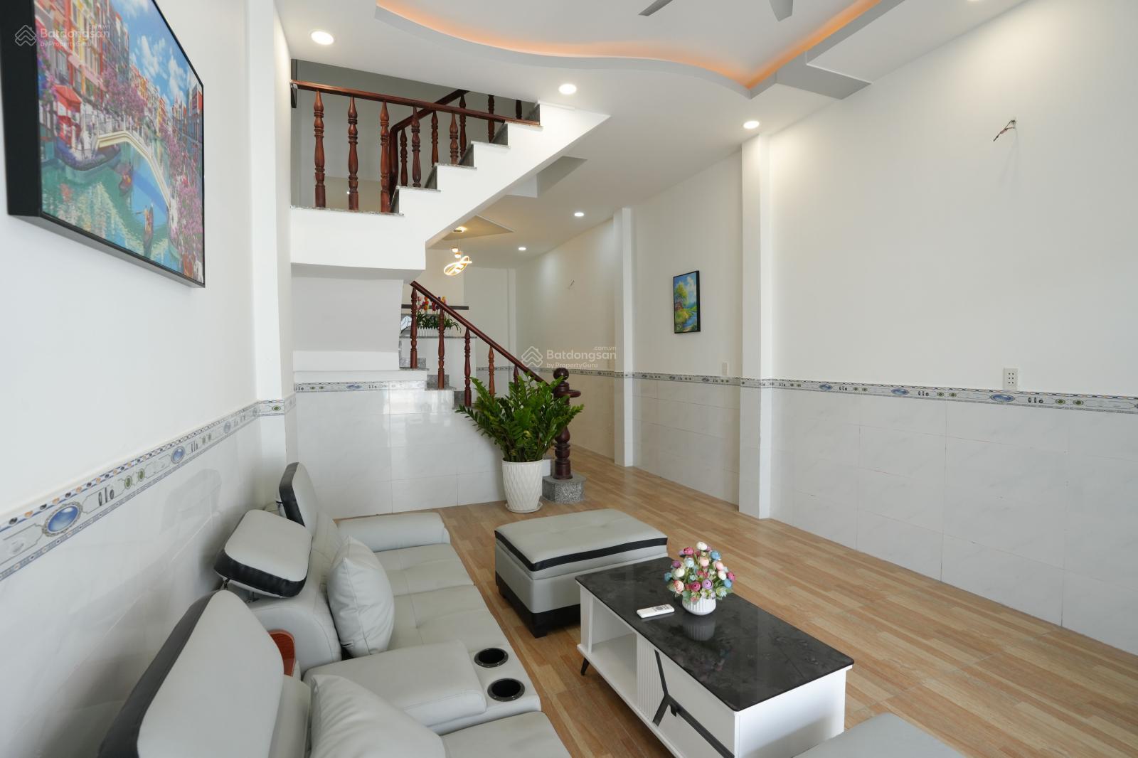 Nhà TX25 cách MT chỉ 100m hẻm ô tô tải tặng bàn ghế sofa bao QH