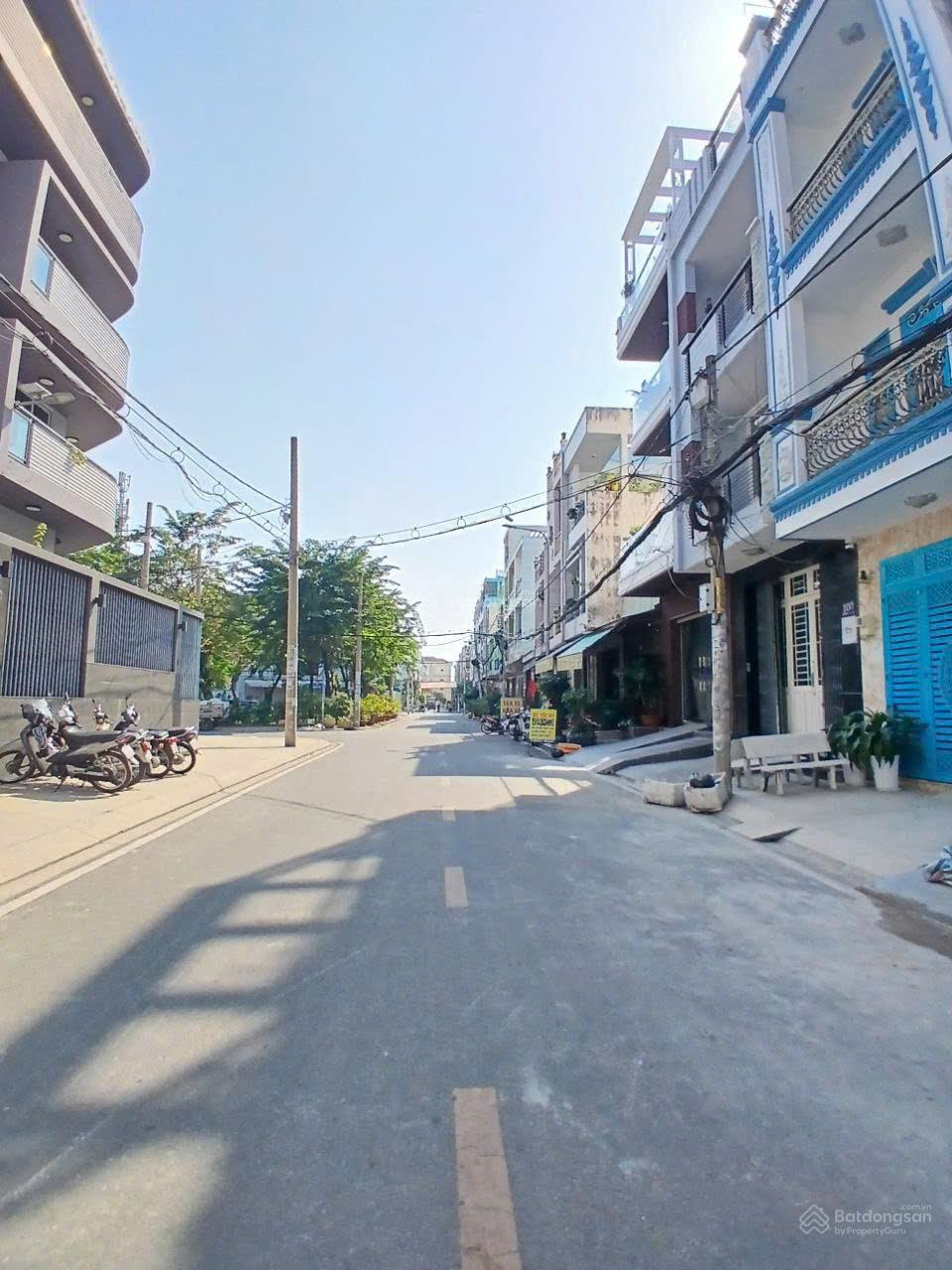 Nhà 4 tầng mới đẹp ở liền khu Bình Phú Quận 6 (4x18m) chỉ 11 tỷ 500