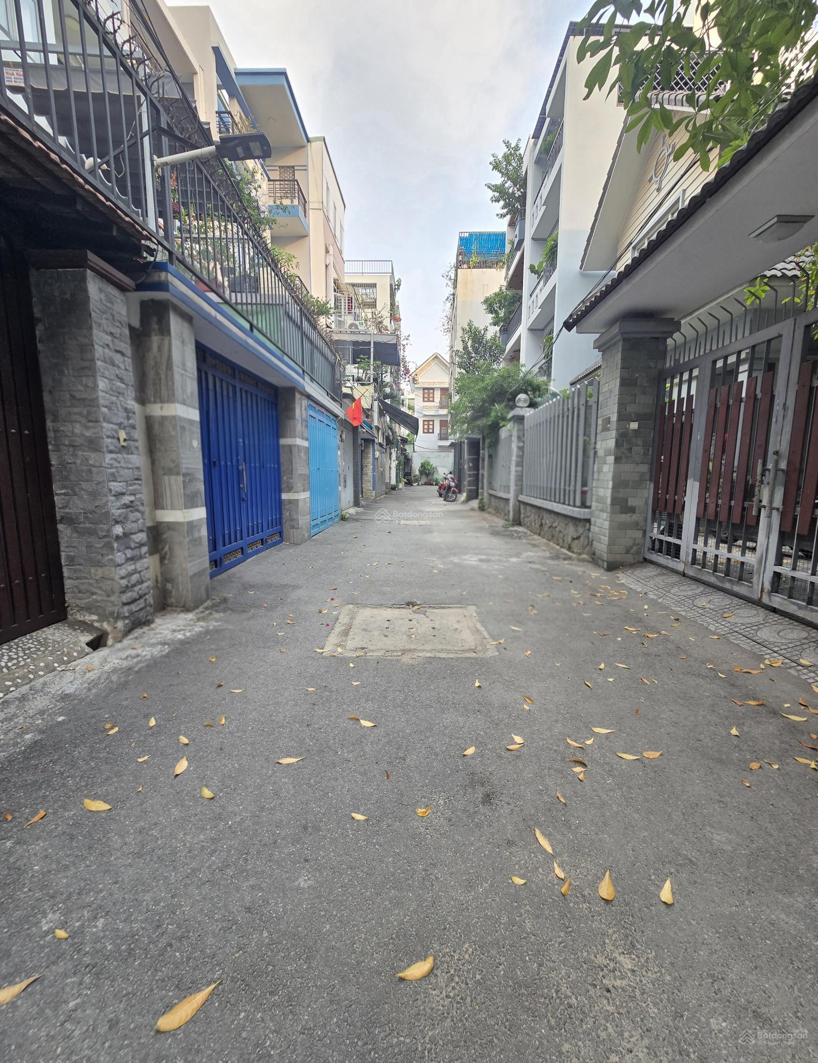 Nhà full nội thất đường xe hơi thông Phạm Văn Chiêu chỉ 8,3 tỷ