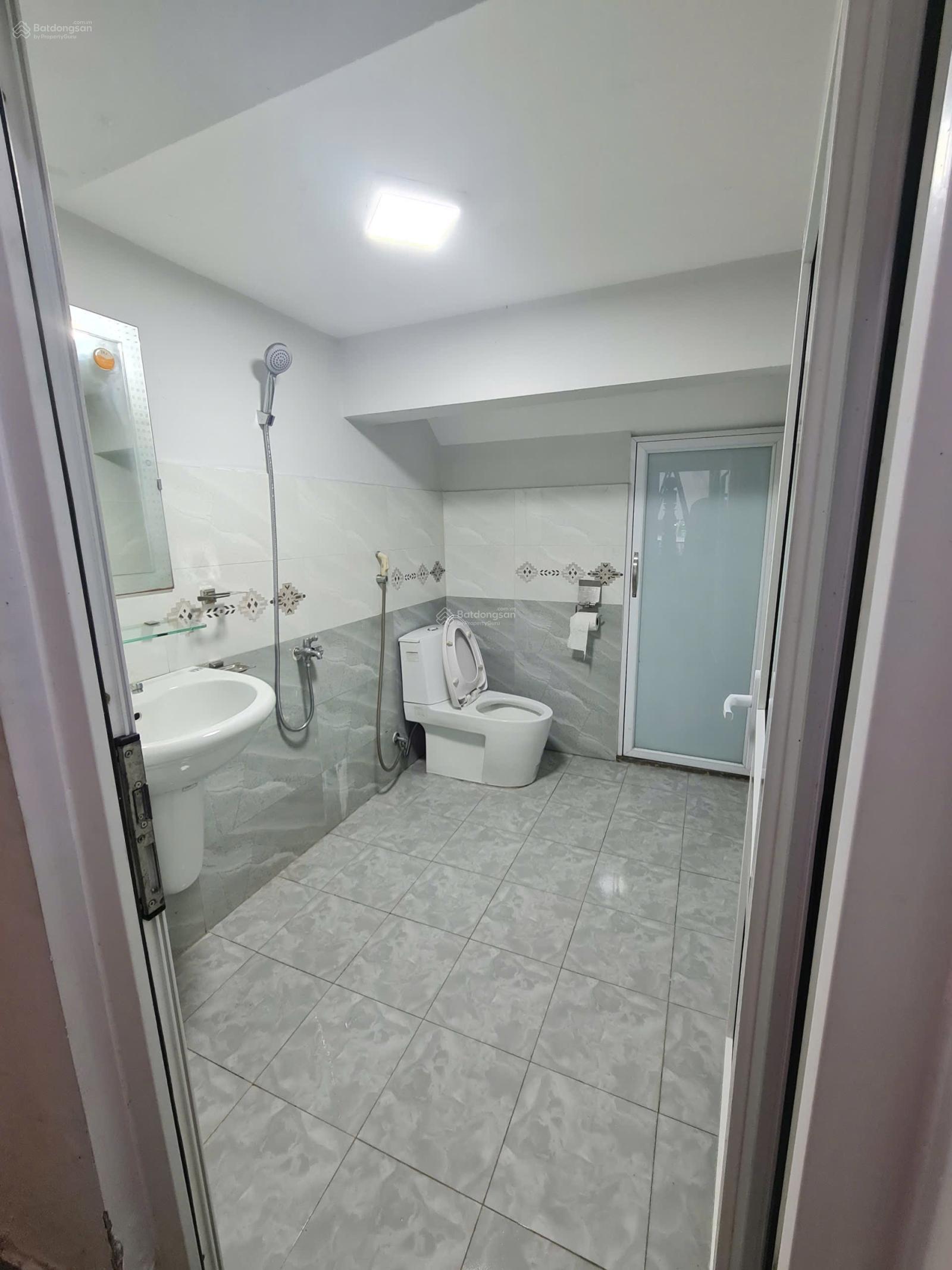 Cho thuê nhà mặt tiền đường kinh doanh Đồng Khởi - Thành Phố Mới - Bình Dương thiết kế 1 lửng 3 lầu