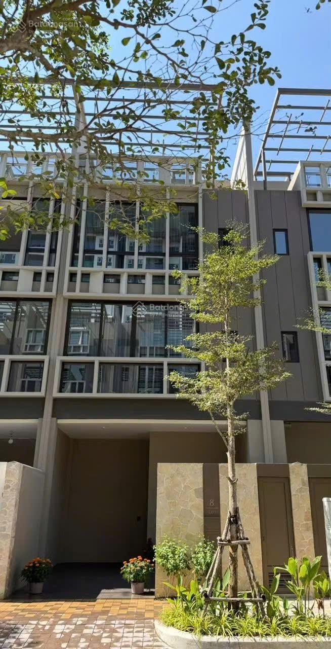 Cho thuê nhà phố Sycamore ngay trung tâm TP Mới - hoàn thiện full nội thất, 4 phòng ngủ Cho thuê nhà phố Sycamore ngay trung tâm TP Mới - hoàn thiện full nội thất, 4 phòng ngủ