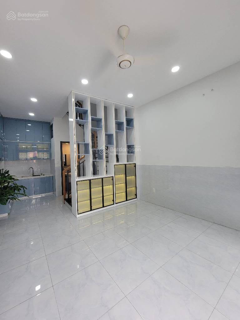 Nhà mới 4 tầng hẻm xe hơi tránh đường Dương Quảng Hàm chỉ 7,75 tỷ