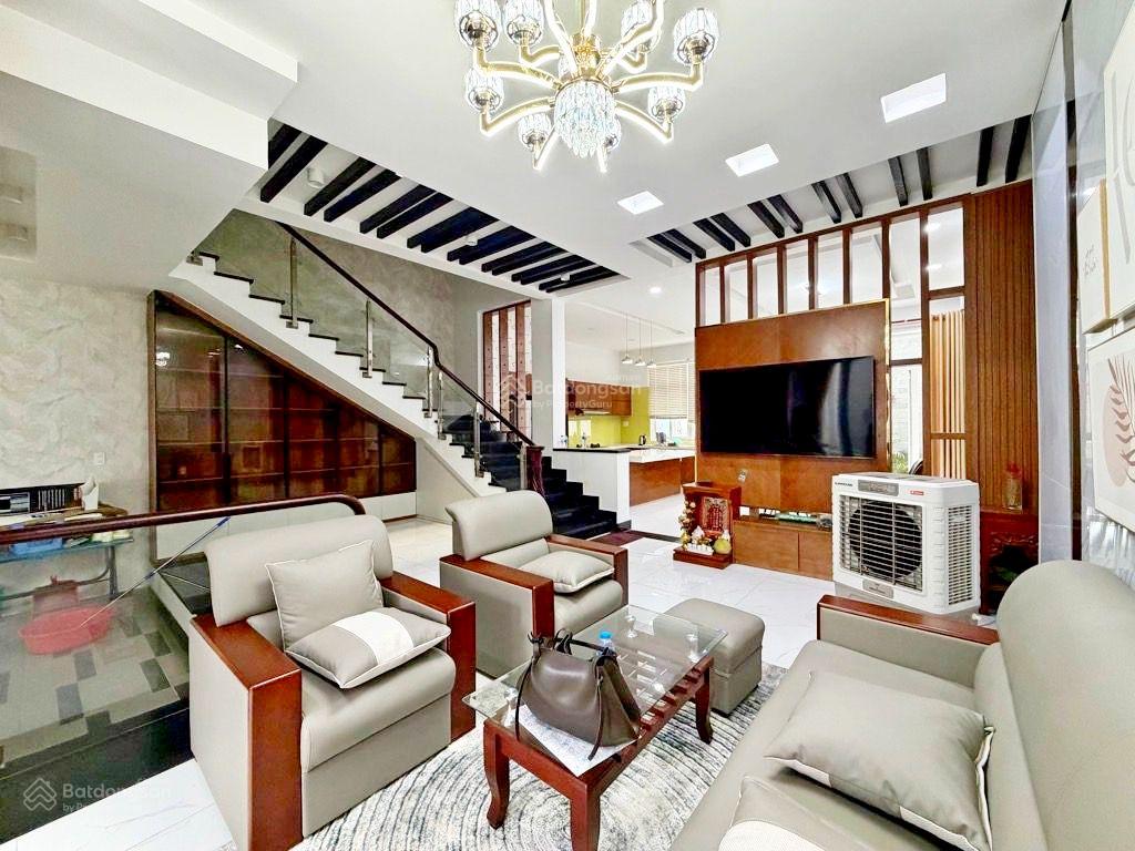 Mặt tiền 4 tầng ngang 7m tặng nội thất 5 tỷ ngay Tạ Quang Bửu KDC Phong Phú 5 giáp Bến xe Quận 8