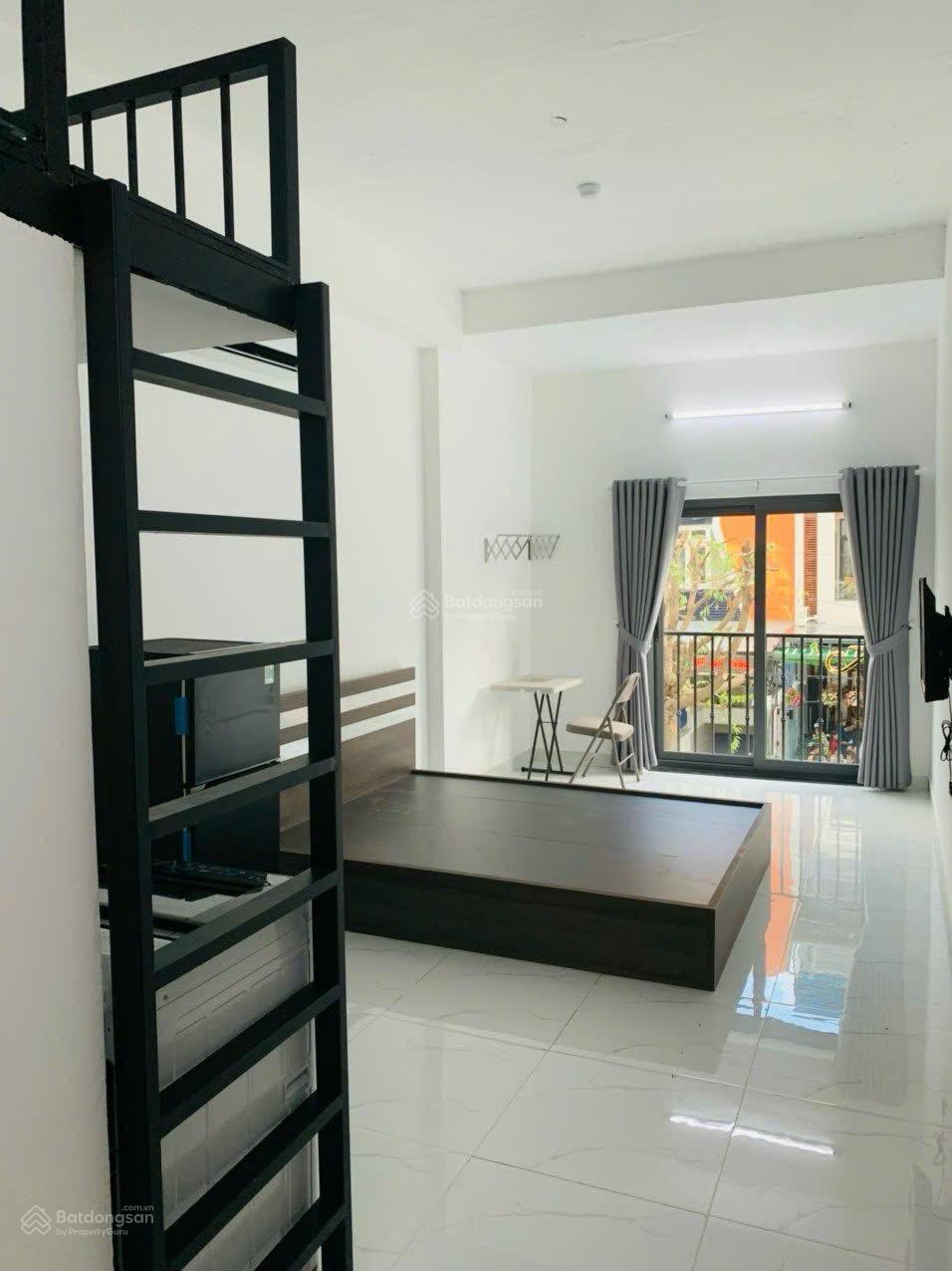 Bán căn hộ dịch vụ phường Phú Thuận giá tốt