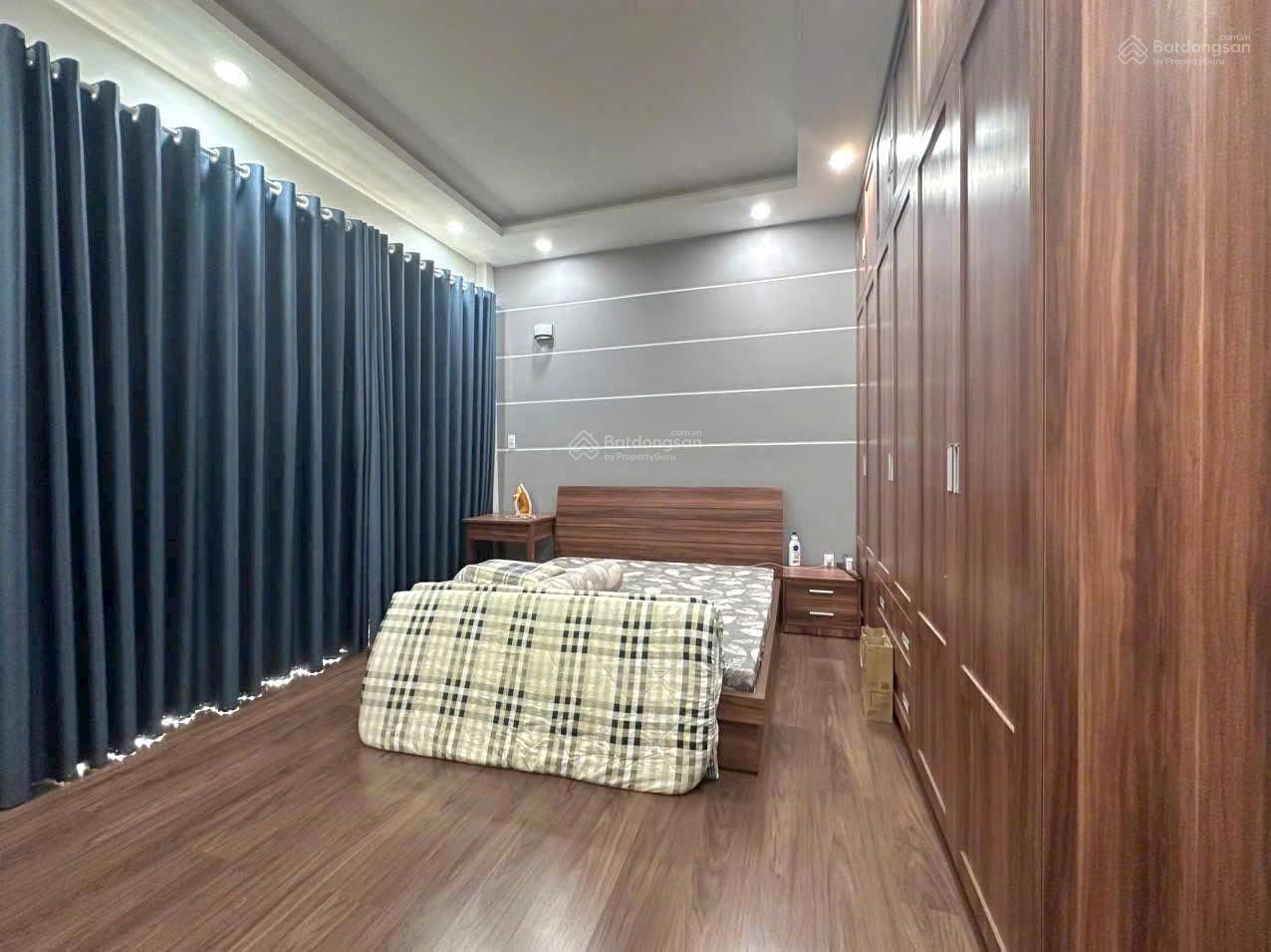 Cho thuê nhà đẹp 1 trệt 2 lầu full nội thất đường N1 khu D2D, p. Thống Nhất