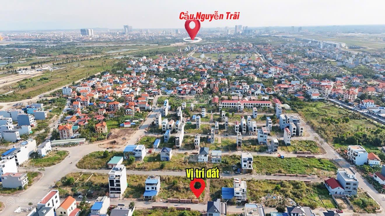 Tai định cư Bắc Sông Cấm 135m2 mặt tiền 9m (lô sẻ khe 2 mặt tiền) Đường rộng 13m. Giá 49tr/m2