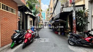 Nhà bán Phú Nhuận hẻm xe hơi 38m2 - 4 tầng BTCT sân thượng 6PN - sát mặt tiền Phan Đình Phùng 9.5T