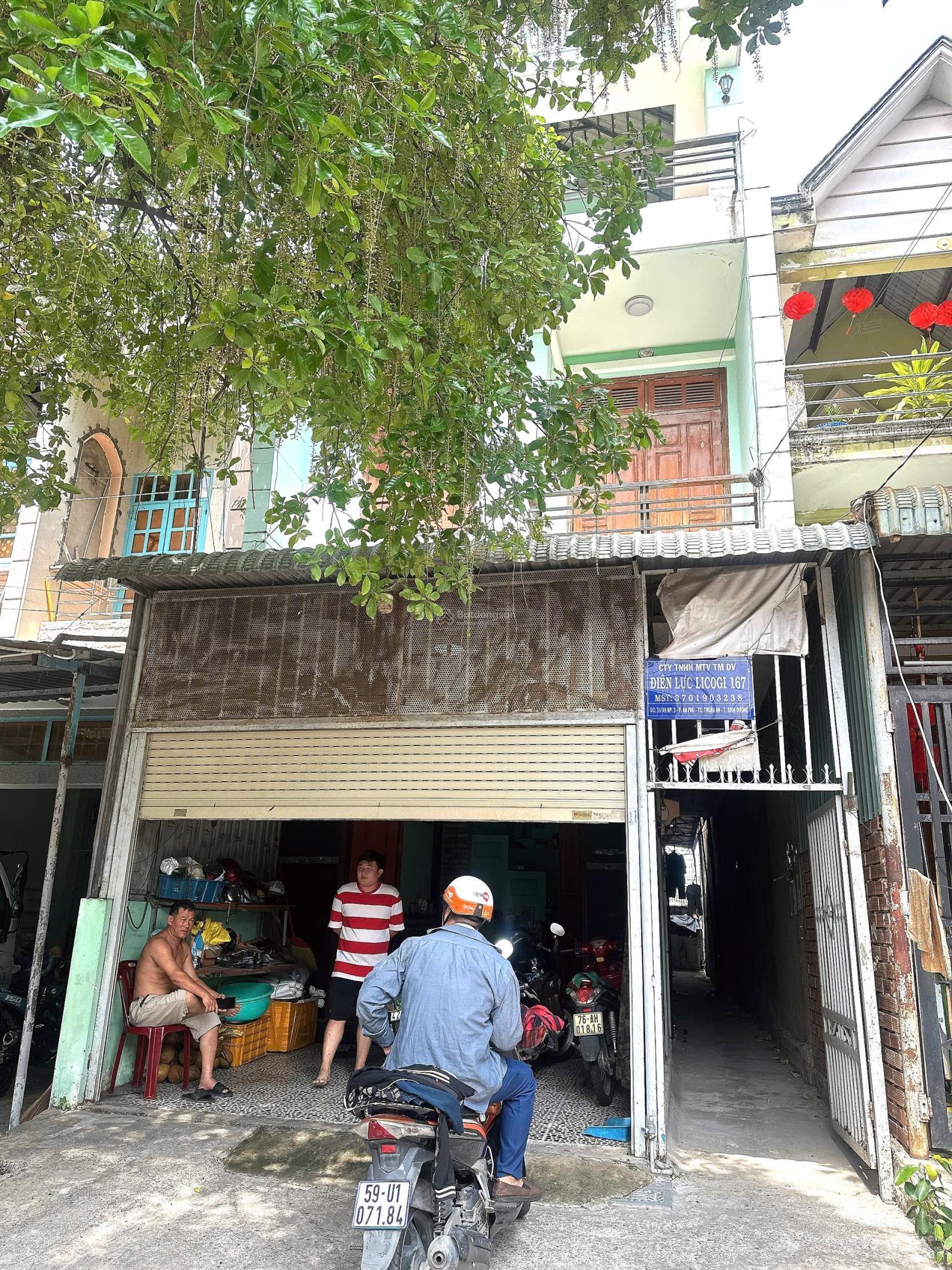 Bán gấp căn nhà 1 trệt 2 lầu 5 phòng trọ cho thu nhập cao ngay chợ Thông Dụng giá rẻ