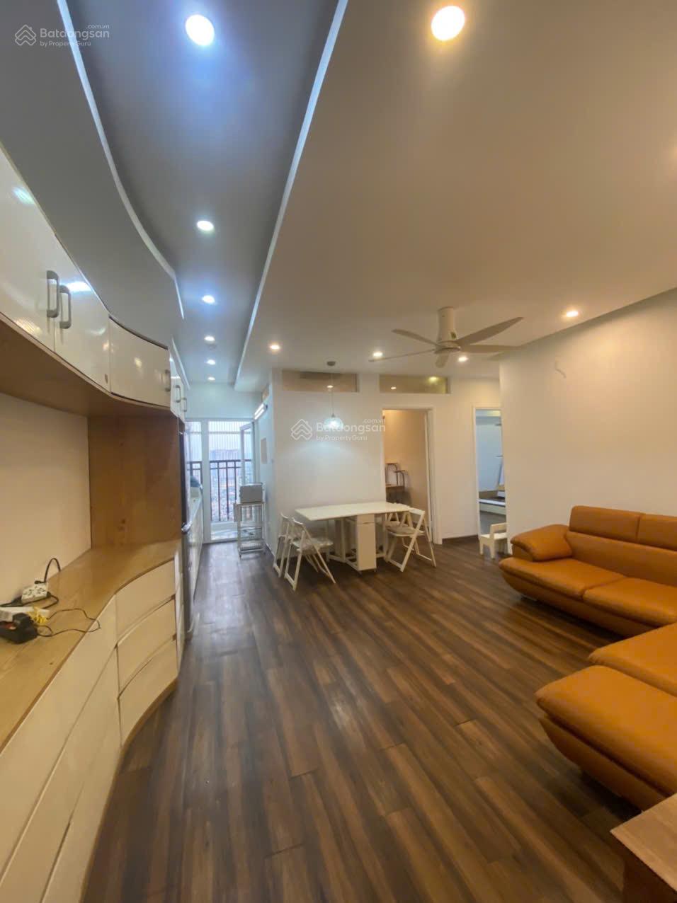 BÁN CHCC TOÀ C7 GIẢNG SÁT HỒ GIẢNG VÕ DT 80M 3PN 2WC full nội thất xịn sò ban công view đẹp