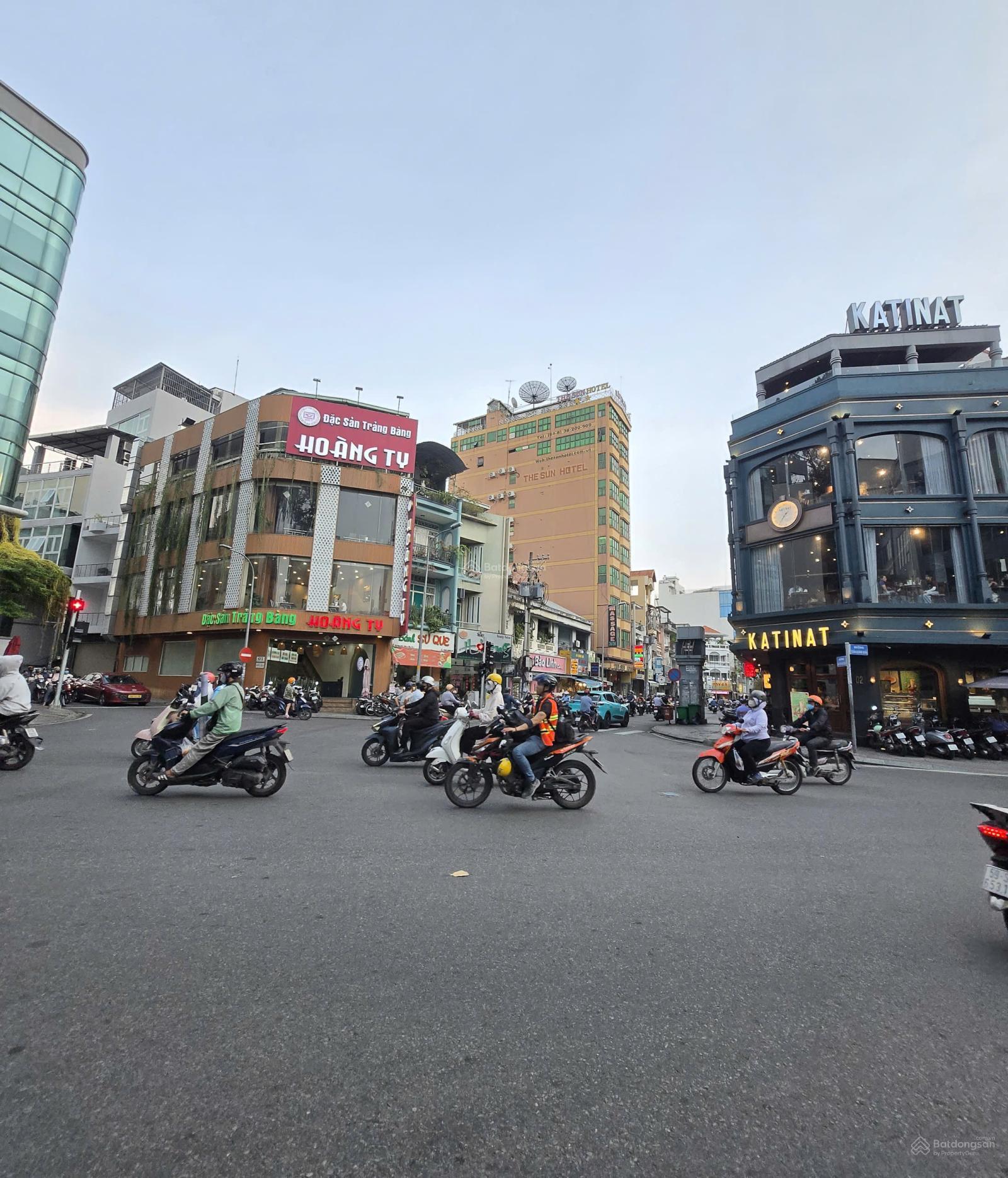 Tòa nhà MT Trần Quang Khải, Q.1 - DT 7.2 x 15m, 151m2 - 7 tầng - HĐT 350 triệu/tháng - Giá 75 tỷ