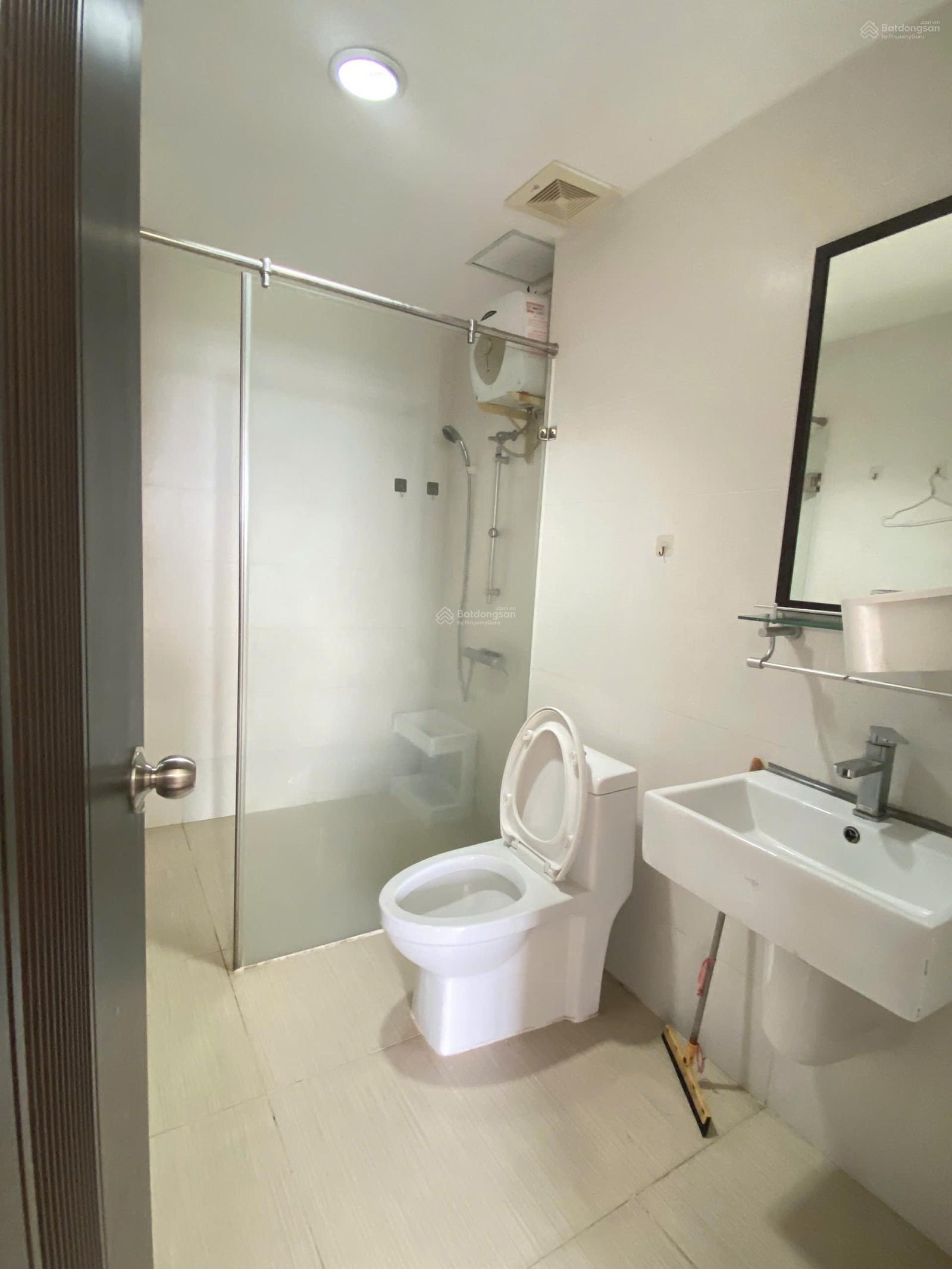 Share phòng cho thuê block A1 Era Town Đức Khải giá 4,6tr 10/4 ở được giá khá rẻ 4,6tr cho 2-3ng ở