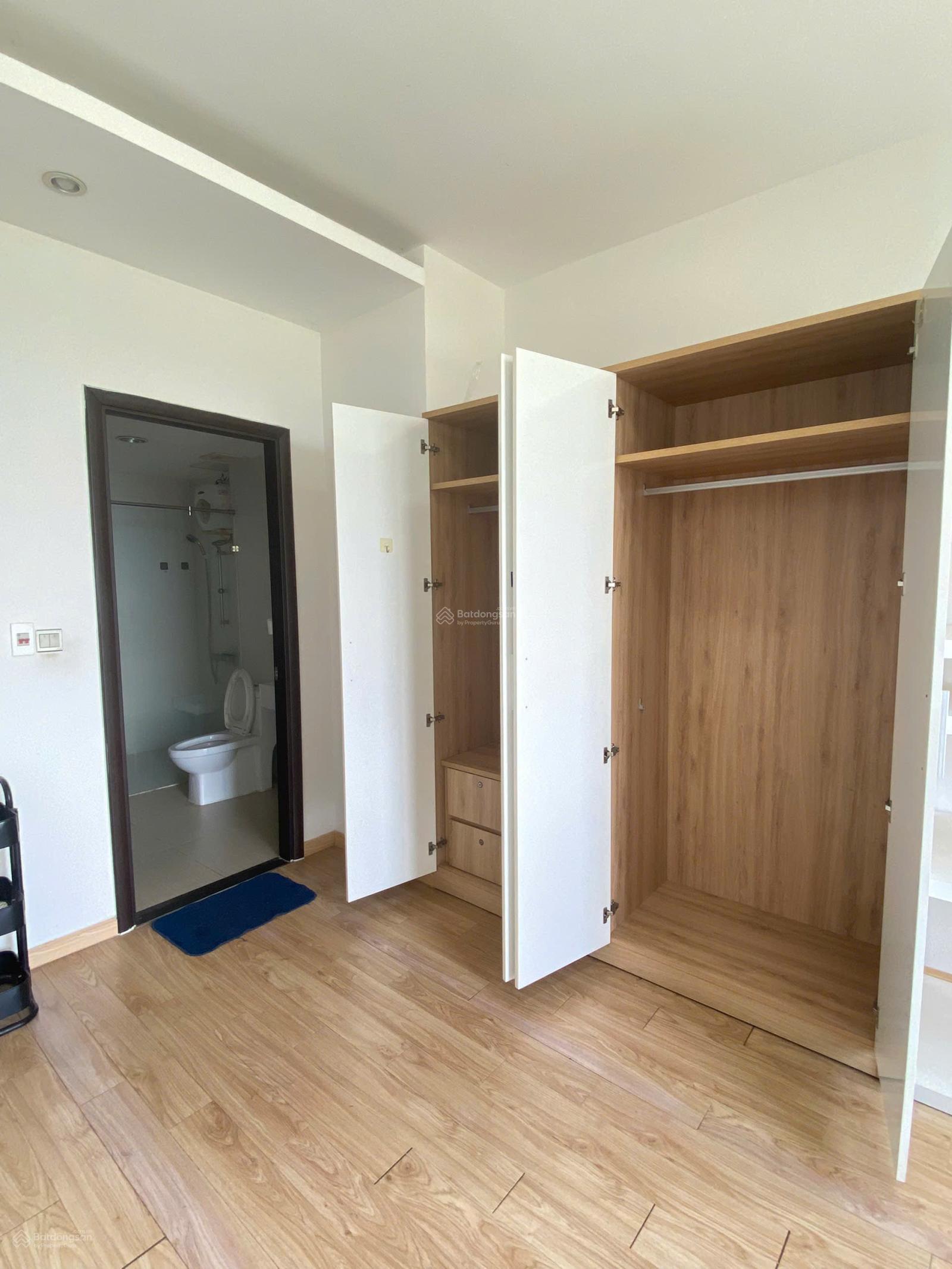 Share phòng cho thuê block A1 Era Town Đức Khải giá 4,6tr 10/4 ở được giá khá rẻ 4,6tr cho 2-3ng ở