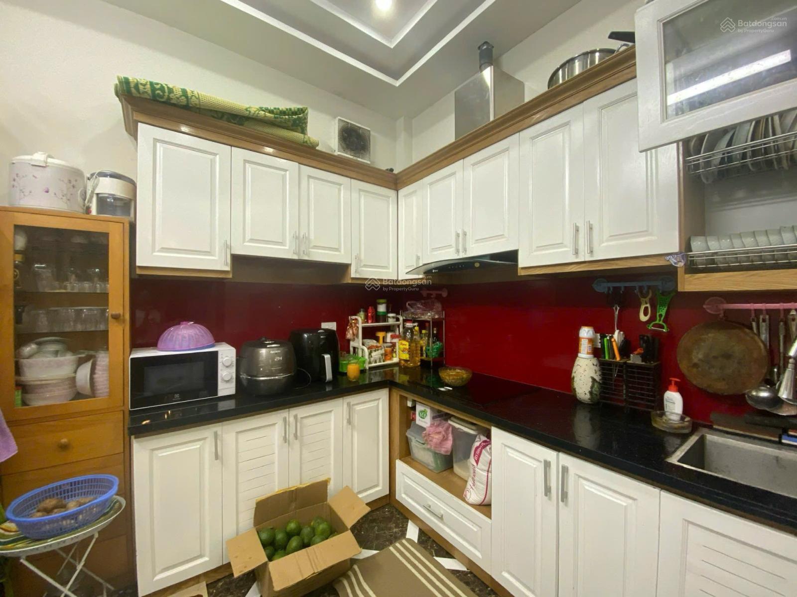 Bán nhà Láng Hạ - Đống Đa, 60m2, 5 tầng, mặt tiền 4m, gần phố, sổ vuông!