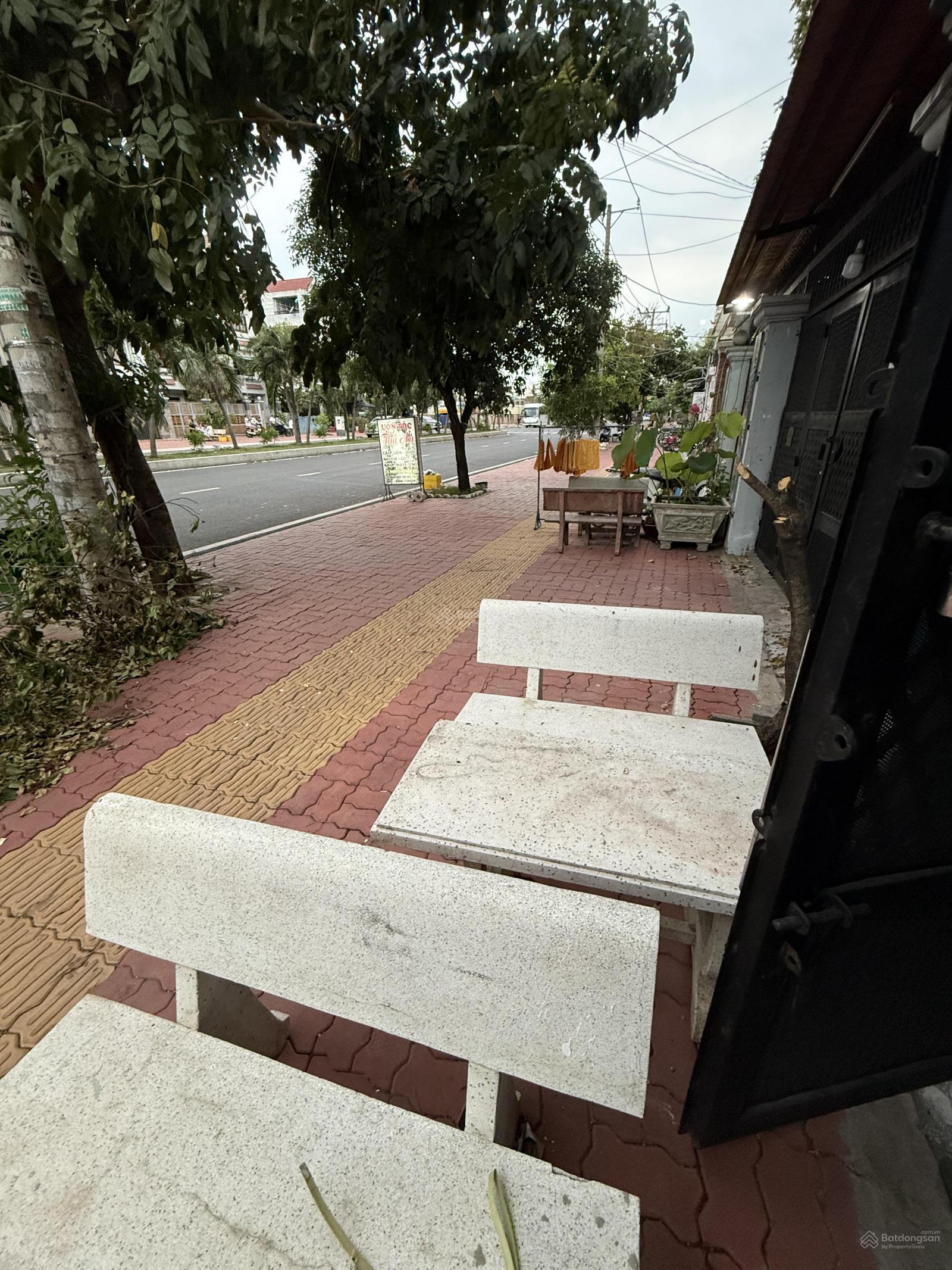 Cho thuê mặt bằng 3,5x20m mặt tiền đường KDC Cao Lỗ P4 Q8