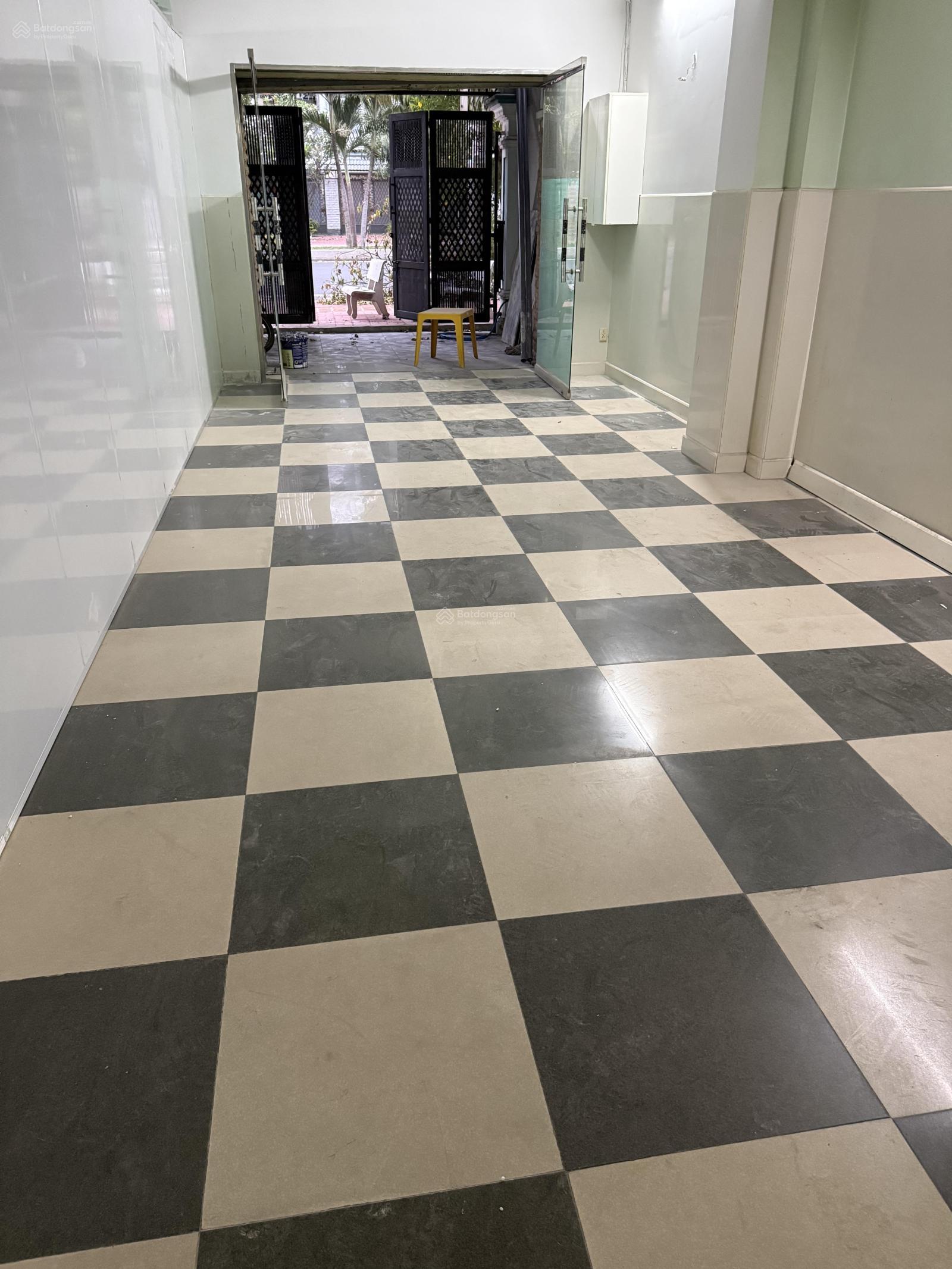 Cho thuê mặt bằng 3,5x20m mặt tiền đường KDC Cao Lỗ P4 Q8