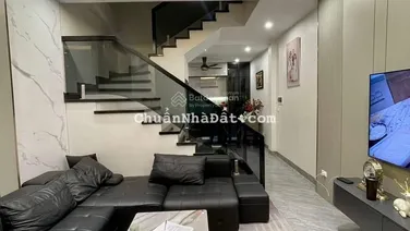 Quá rẻ! Phố Pháo Đài Láng,ngõ thông ba gác tránh xe máy,sát phố, oto đỗ gần, nhà dân xây đẹp 42m 5T