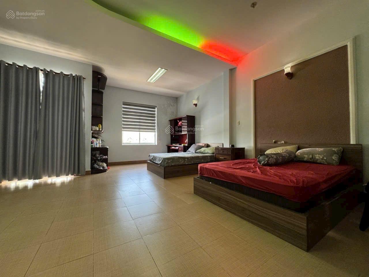 MT Hai Bà Trưng, 6.8x31, 17 tỷ TL. Vị trí siêu trung tâm, gần chợ TDM, KD vạn nghề. Căn góc hiếm