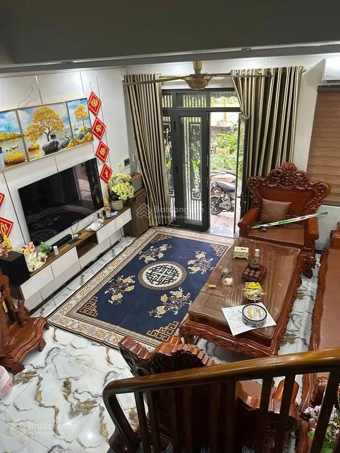 Bán nhà phố Trần Thái Tông, Cầu Giấy, 55m2, ô tô 40m, ngõ thông, kinh doanh, 14 tỷ