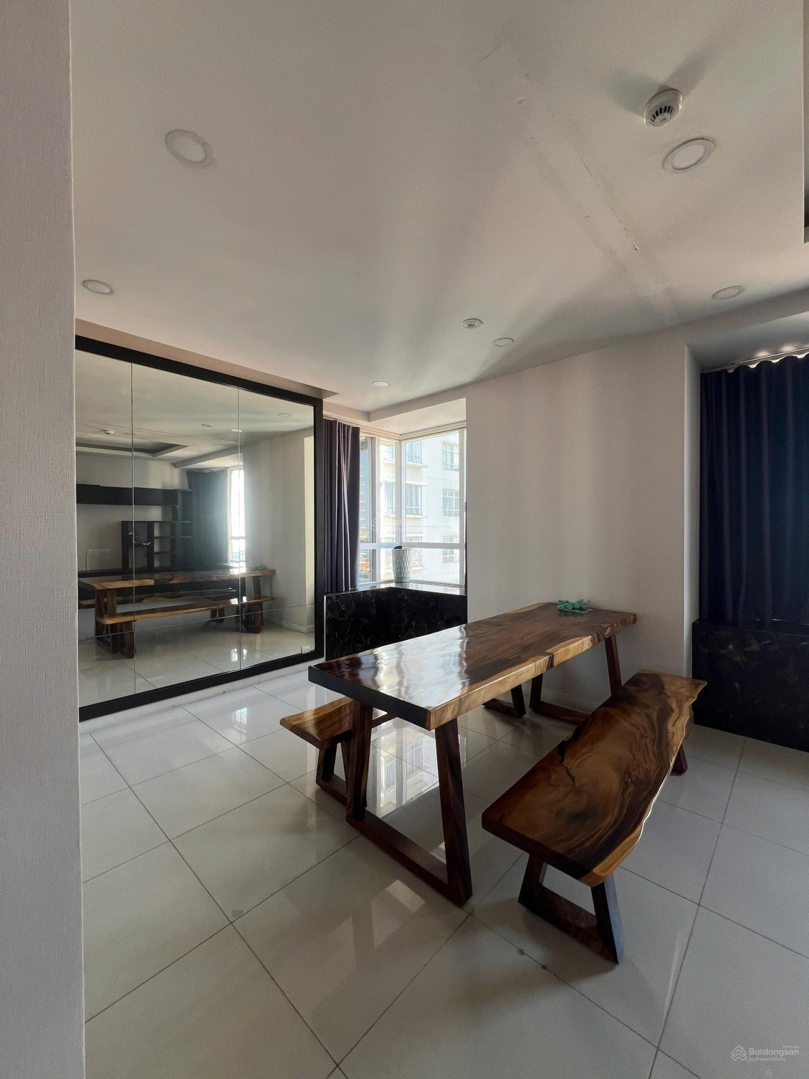 Chính chủ kẹt tiền cần bán gấp căn hộ 2PN tại Sunrise City, 8,25 tỷ, 99m2 căn góc nhà đẹp LH Trang Chính chủ kẹt tiền cần bán gấp căn hộ 2PN tại Sunrise City, 8,25 tỷ, 99m2 căn góc nhà đẹp LH Trang