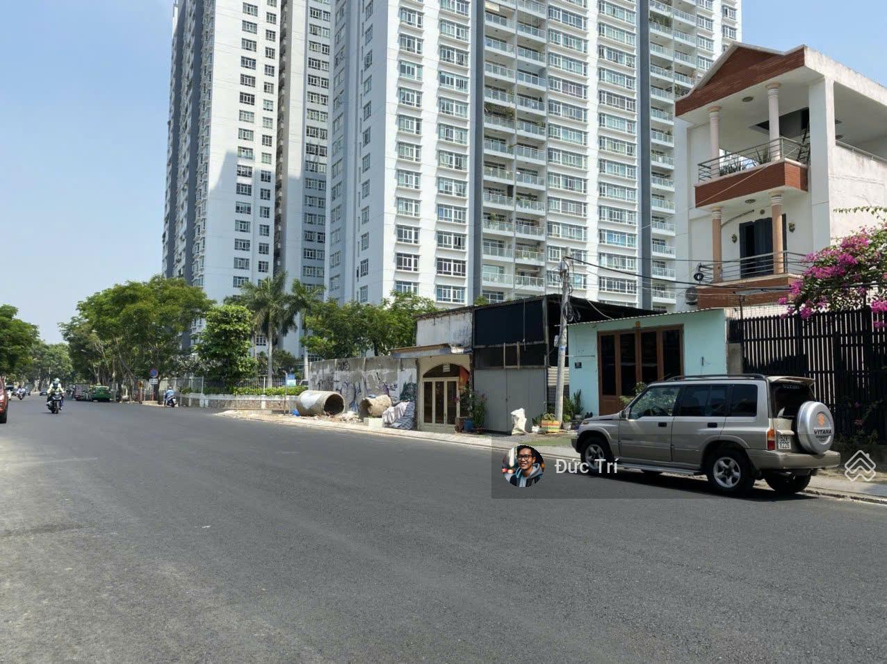 Bán nhà mặt tiền Nguyễn Hữu Cảnh,P22 Q. Bình Thạnh DT 11x 31m XD mới 2 hầm 12 tầng giá 99 tỷ