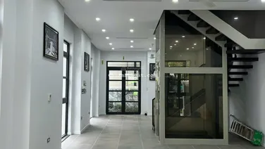 11.5 TỶ LIỀN KỀ HẢI ÂU 75M HOÀN THIỆN 5 TẦNG HỐ CHỜ THANG MÁY ĐÔNG NAM Vinhomes Oceanpark 2