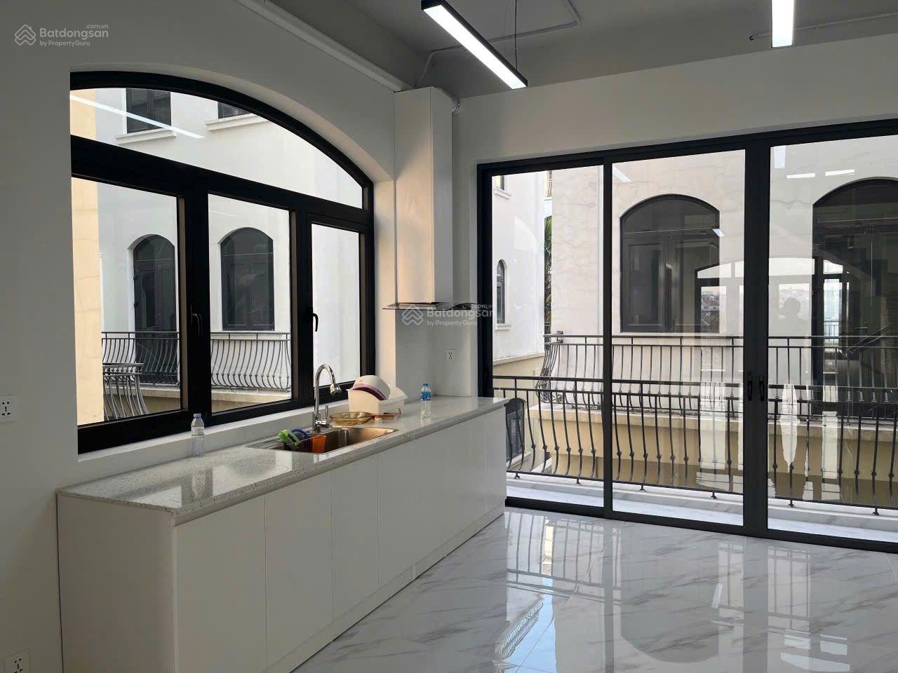 11.5 TỶ LIỀN KỀ HẢI ÂU 75M HOÀN THIỆN 5 TẦNG HỐ CHỜ THANG MÁY ĐÔNG NAM Vinhomes Oceanpark 2