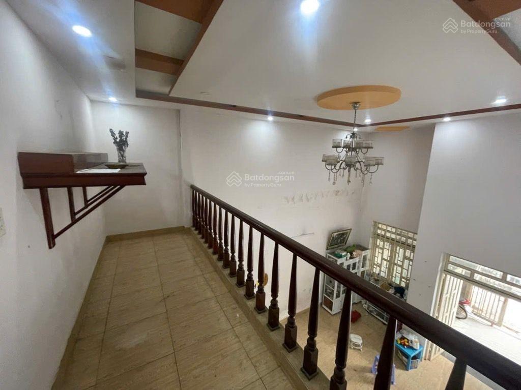 Nhà đẹp 2 tầng hẻm ô tô-đường 20- Linh Đông- Thủ Đức- DT: 100m2(5x20)- chỉ: 7 tỷ TL -3PN- sổ HC