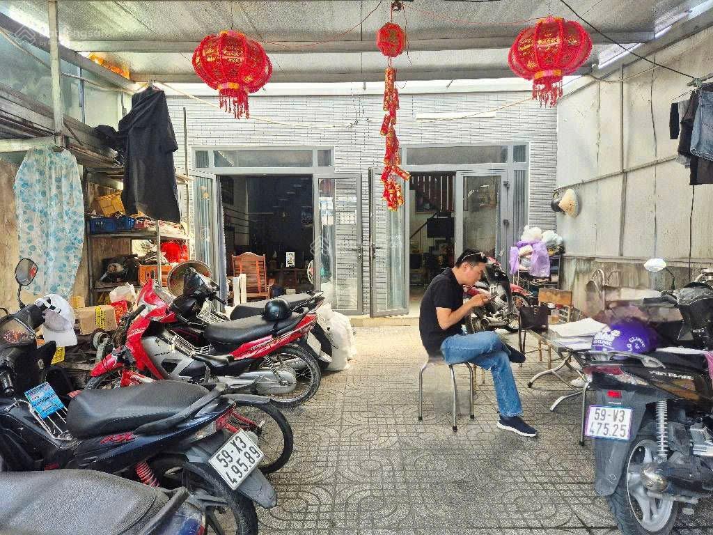 Bán nhà mặt tiền đường 17, Tam Bình- Thủ Đức- DT: 132.2m2 (6 x 23) sổ vuông đẹp- chỉ 7,35 tỷ- 6 PN