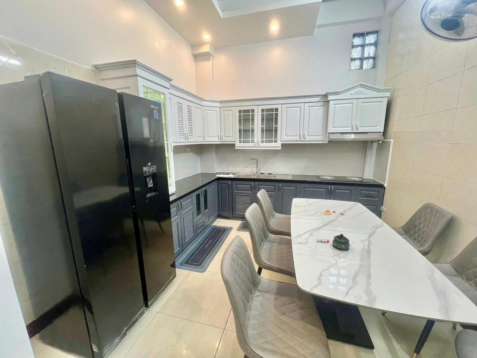 NGUYỄN KHÁNH TOÀN, dân xây chắc chắn, còn mới ở luôn, ngõ 3 gác, 50m ra phố, thoáng, 44m2*5T