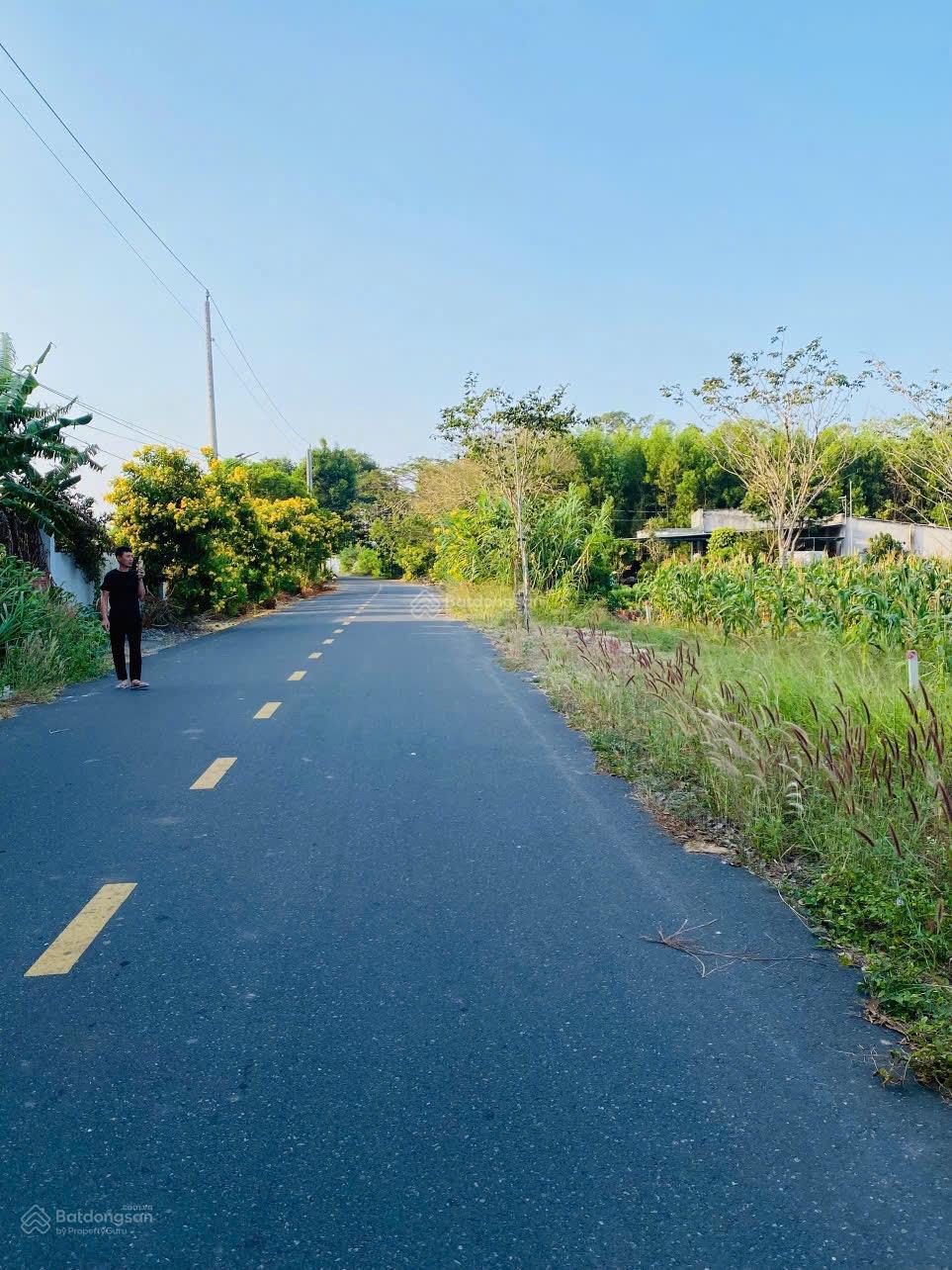 LÔ ĐẤT XÂY NHÀ TRỌ KHO XƯỞNG PHÙ HỢP - ĐỐI DIỆN CỔNG CHÍNH KCN ĐẤT ĐỎ. DT 1.096m2 sẵn 500m tc