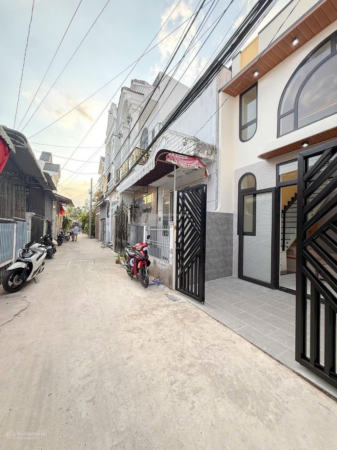 Nhà 1 trệt 1 lửng 3 phòng ngủ mới hẻm 7A9 đường Nguyễn Văn Linh sau lưng BV Đa Khoa Trung Ương