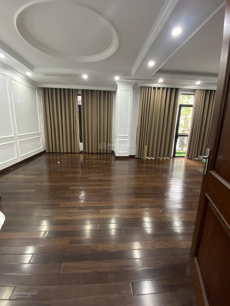 Cho thuê biệt thự tại Khuất Duy Tiến. DT: 200 m2 * 5 tầng. MT: 8 m, chia phòng, giá: 48 triệu/th Cho thuê biệt thự tại Khuất Duy Tiến. DT: 200 m2 * 5 tầng. MT: 8 m, chia phòng, giá: 48 triệu/th