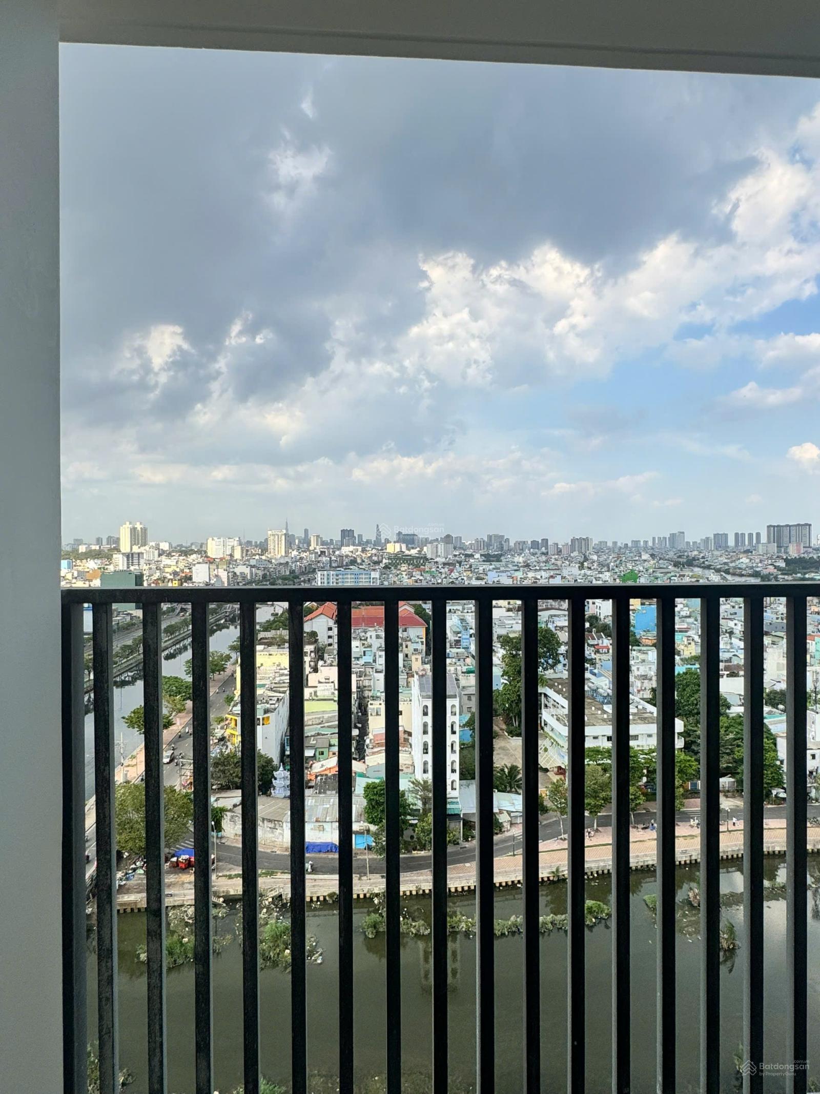 Bán nhanh 2PN view Q1 nhìn về TP dt 68m2 chỉ 3.55 tỷ tại chung cư Aurora Bán nhanh 2PN view Q1 nhìn về TP dt 68m2 chỉ 3.55 tỷ tại chung cư Aurora