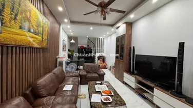 Dân xây vài bước ra phố, ngõ thông, nhà đẹp ở ngay,sẵn ô chờ thang máy. Dt55m 6T mt4.2m giá17ty