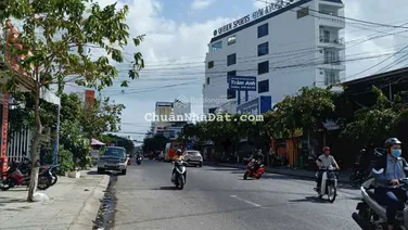 Bán đất tại ngã tư Điện Biên Phủ và 2/4, Khánh Hòa, 4,5 tỷ, 95m2, mặt tiền 4.7m, đường ô tô thông