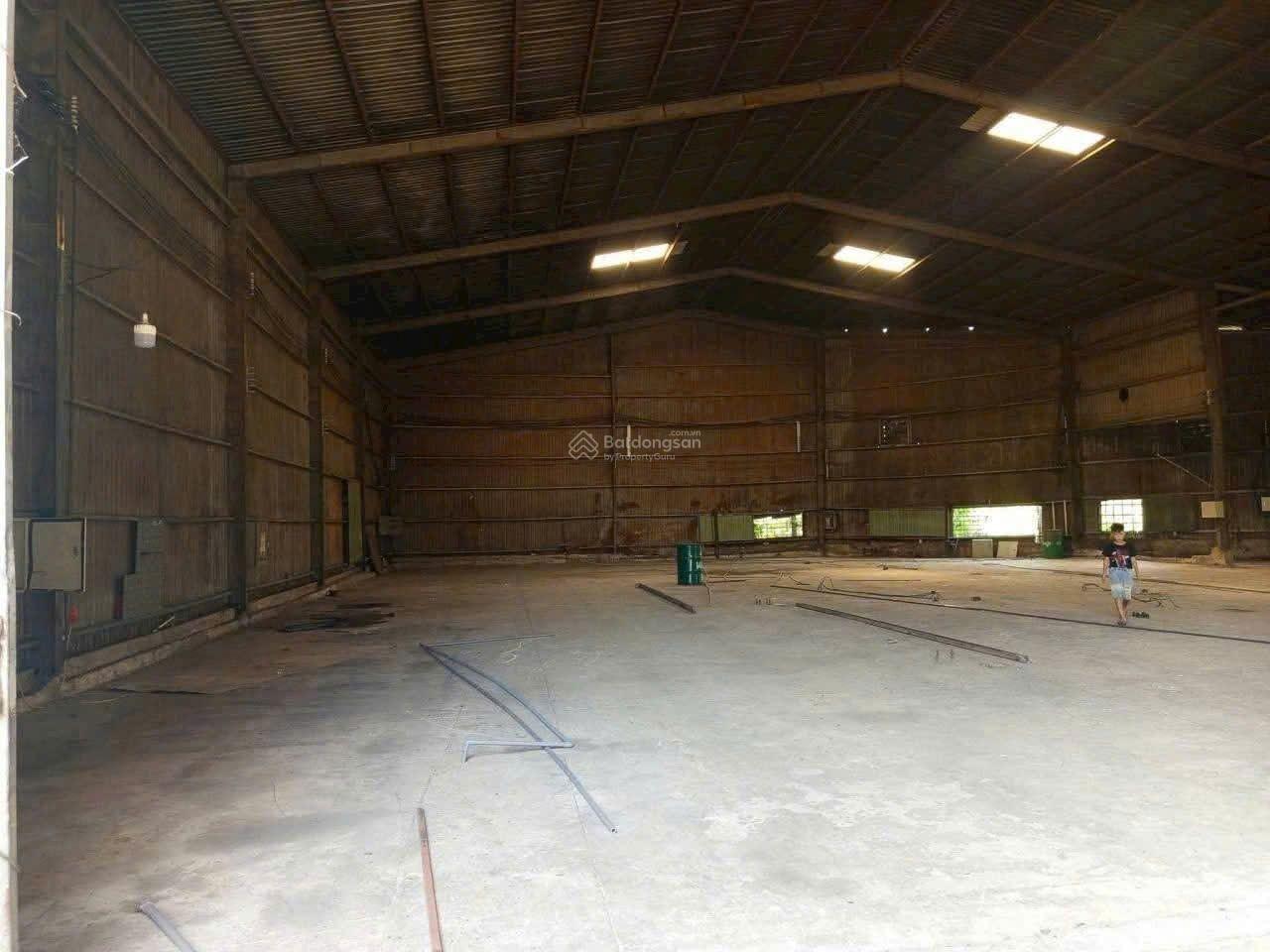 BÁN xưởng _ Mặt Tiền Đường Liên Huyện _ Tặng NHÀ XƯỞNG KIÊN CỐ Đ/C Mới : P.Tân Đông Hiệp