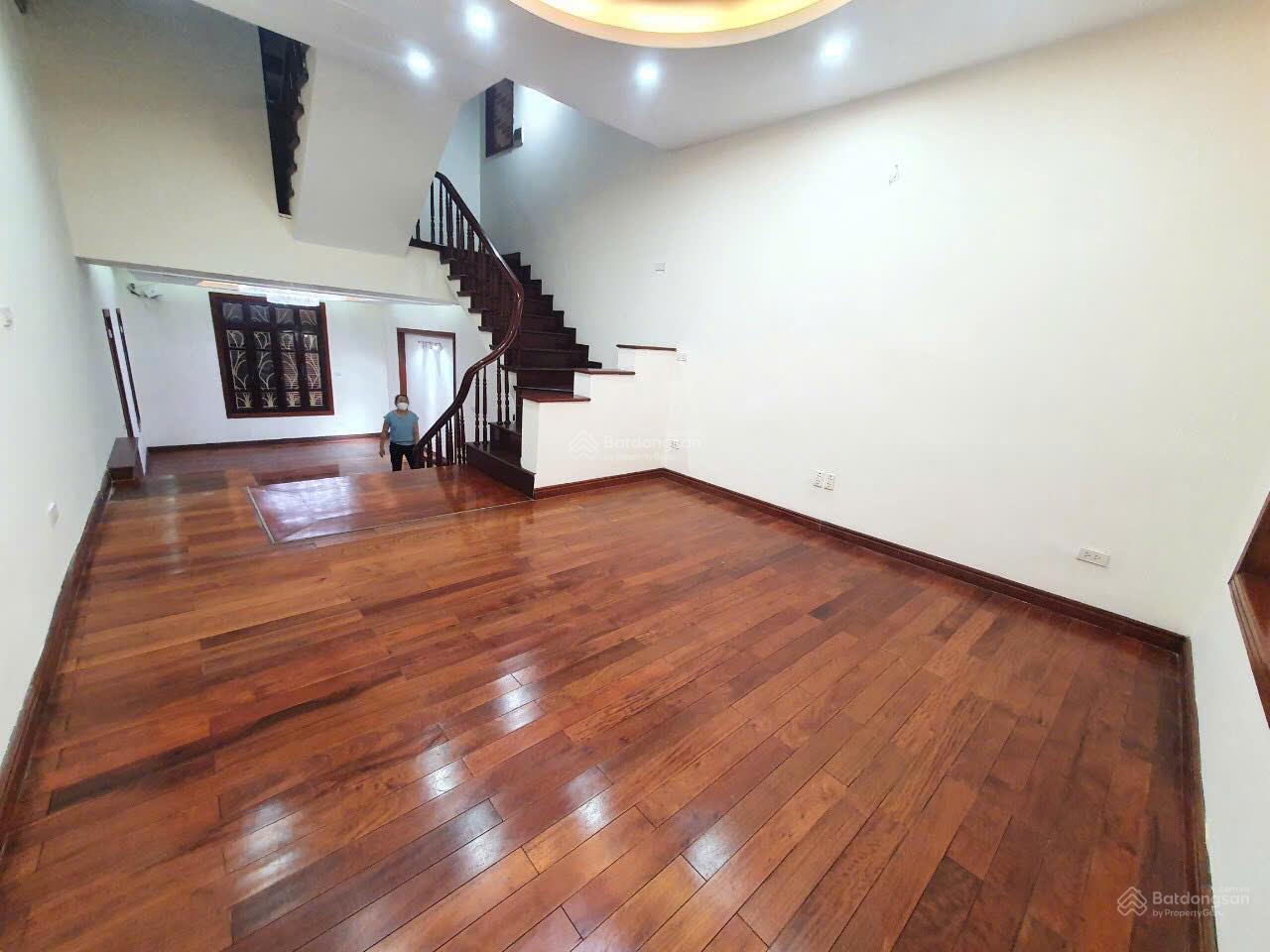 Cho thuê nhà Lê Đức Thọ 60m2 5 tầng 7 phòng ngủ , đường oto tải giá 23 triệu