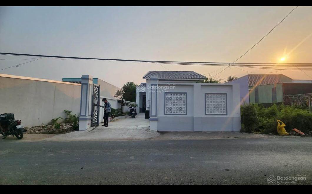 Chủ kẹt tiền bán căn nhà vườn tâm huyết sổ hồng riêng diện tích 200m2 kế bên chợ Đệm giá 1tỷ450tr