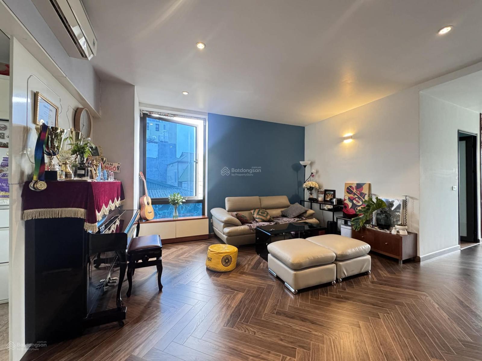 130m2 - 3 Mặt Thoáng - Full Đồ - Phố Văn Cao - Giá 12tỷ9