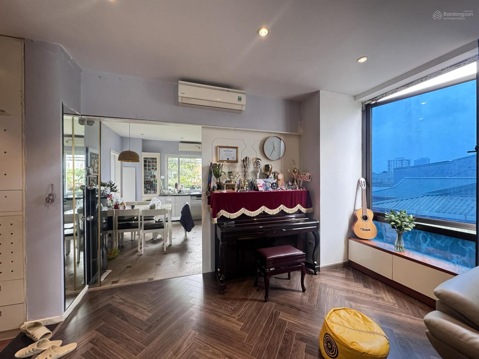 130m2 - 3 Mặt Thoáng - Full Đồ - Phố Văn Cao - Giá 12tỷ9