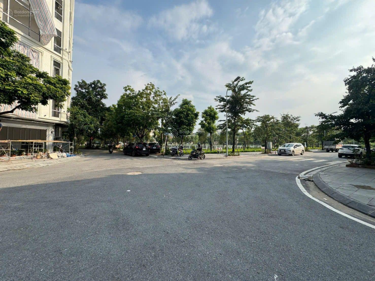 E CẦN BÁN NHANH MẢNH ĐẤT TĐC ĐẶNG VŨ HỶ_ViỆT HƯNG,VỈA HÈ,ĐƯỜNG 13M , 16XTY E CẦN BÁN NHANH MẢNH ĐẤT TĐC ĐẶNG VŨ HỶ_ViỆT HƯNG,VỈA HÈ,ĐƯỜNG 13M , 16XTY