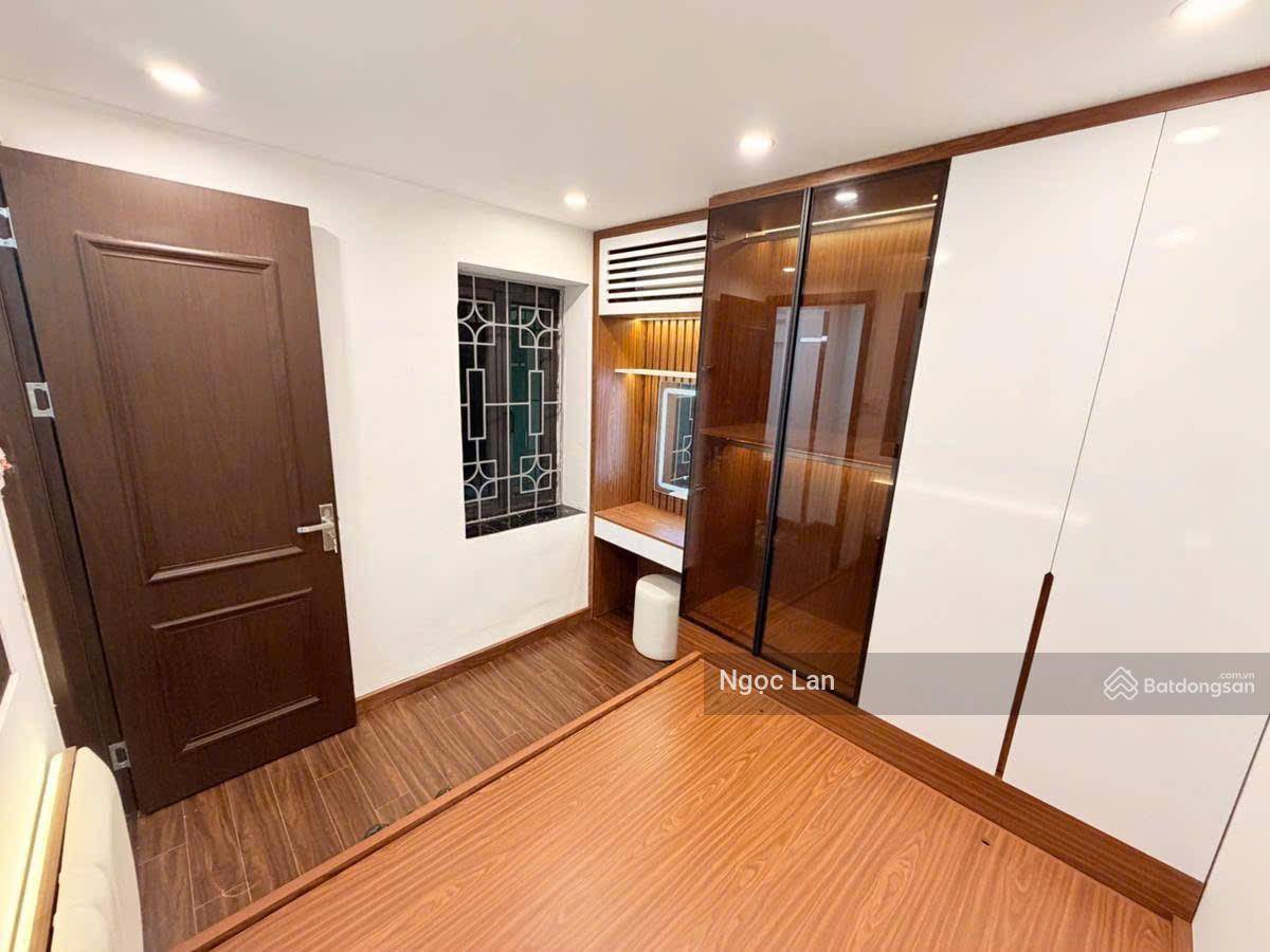 Chính chủ bán biệt thự hơn 4 tỷ phố hàng chuối Nhà 75m2 tầng 1 sổ đỏ HBT 28 m lô góc 2 ngủ riêng