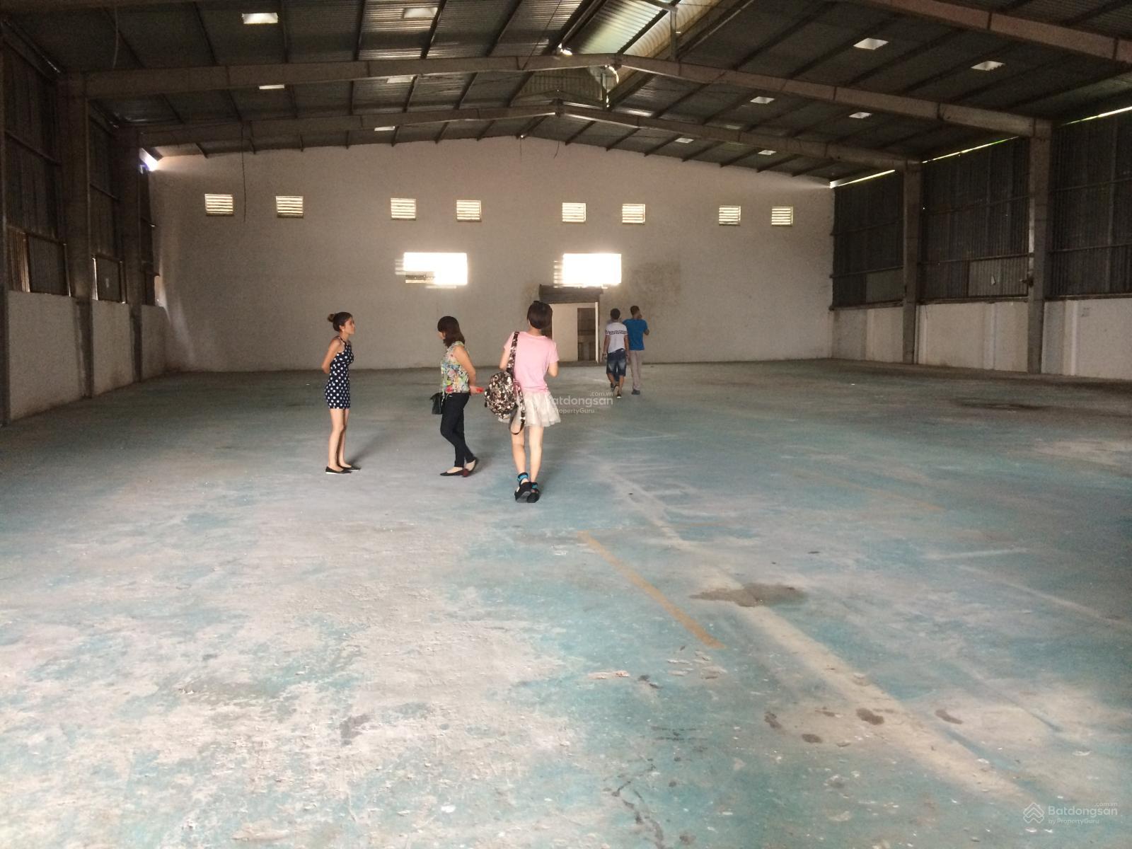 Nhà xưởng cho thuê tân uyên bình dương dt: 1100m giá 60 triêu/tháng lh: 0944 977 ***