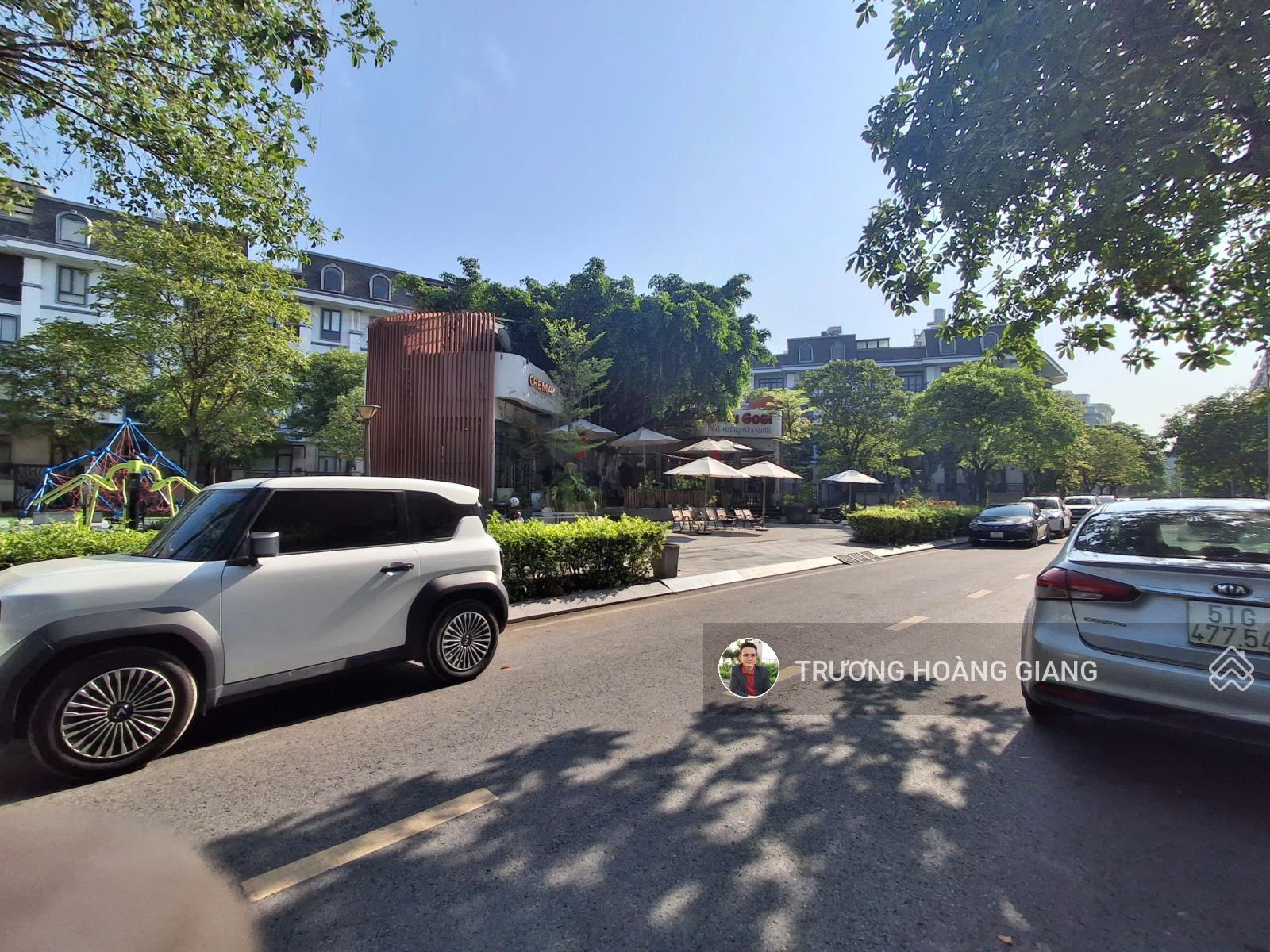 Biệt thự liền kề 1 hầm 4 tầng, chiết khấu 30% đầu xuận, mặt tiền đường 25m, DT: 7*22